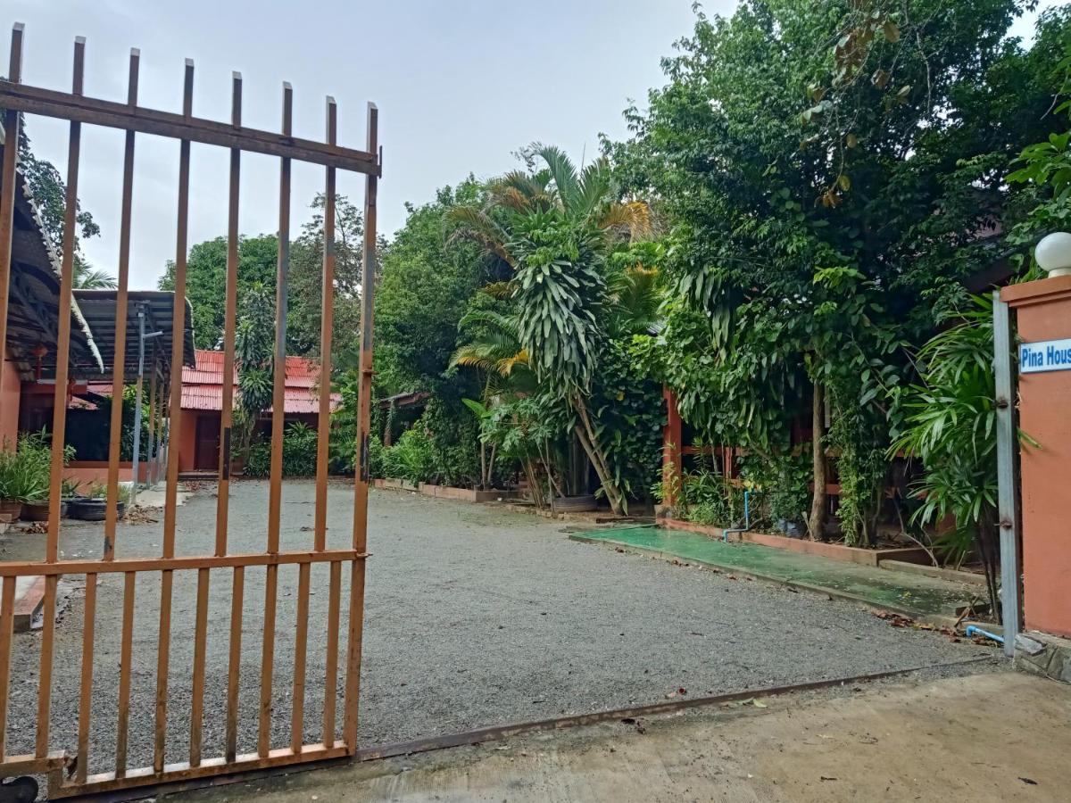 Pina House Hotel